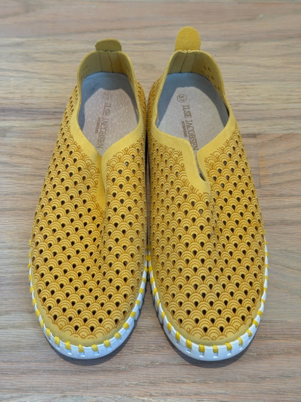 Ilse Jacobsen Tulip Slip.on Shoes Women’s EU37 US6.5 Mustard Yellow Perforated